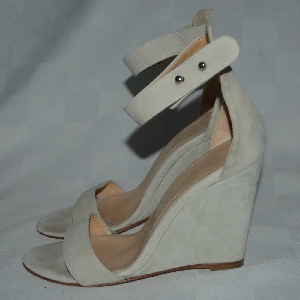 37.5 7 Hotel Particulier Beige Suede Wedges